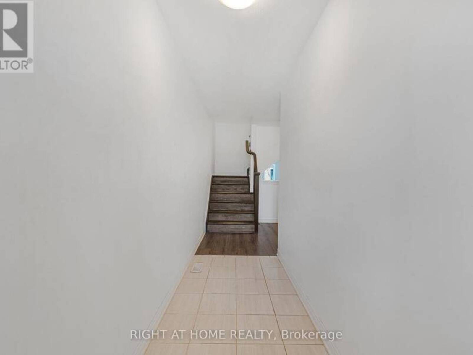 3 SWART LANE, Thorold, Ontario L2V 0G5