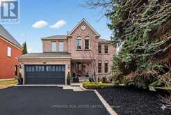 986 STONEHAVEN AVENUE | Newmarket Ontario | Slide Image One