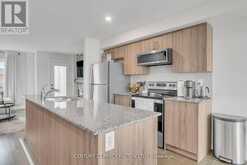 89 FAIRLANE AVENUE | Barrie Ontario | Slide Image Four