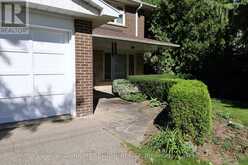 236 YORK MILLS ROAD | Toronto Ontario | Slide Image Three