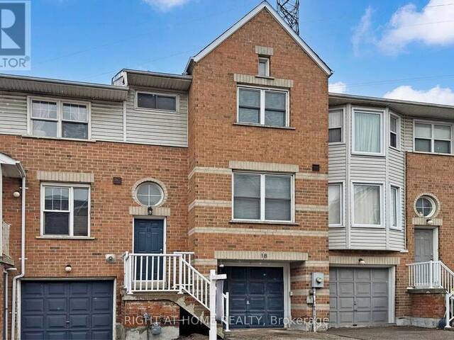 18 BRANDY LANE WAY Newmarket Ontario, L3Y 8P7 - 3 Bedrooms Condo For Sale