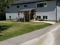 22 LAWRENCE STREET N Kawartha Lakes Ontario, K9J 6X3