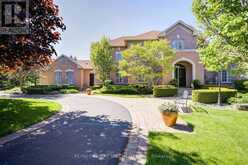 11 BRIDLEWOOD BOULEVARD | Halton Hills Ontario | Slide Image Two