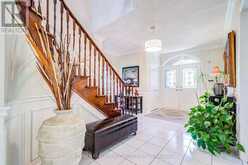 11 BRIDLEWOOD BOULEVARD | Halton Hills Ontario | Slide Image Fourteen
