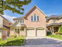 8 HOLLYLANE DRIVE Markham Ontario, L6C 2K1