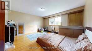 9747 BATHURST STREET | Richmond Hill Ontario | Slide Image Thirteen