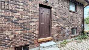 9747 BATHURST STREET | Richmond Hill Ontario | Slide Image Seventeen