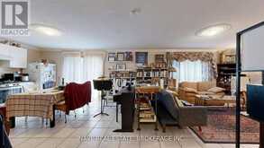 9747 BATHURST STREET | Richmond Hill Ontario | Slide Image Nineteen