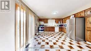 9747 BATHURST STREET | Richmond Hill Ontario | Slide Image Nine