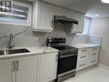 218 CHARTLAND BOULEVARD S | Toronto Ontario | Slide Image Eight