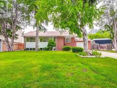 45 HURLINGHAM CRESCENT Toronto Ontario, M3B 2P9