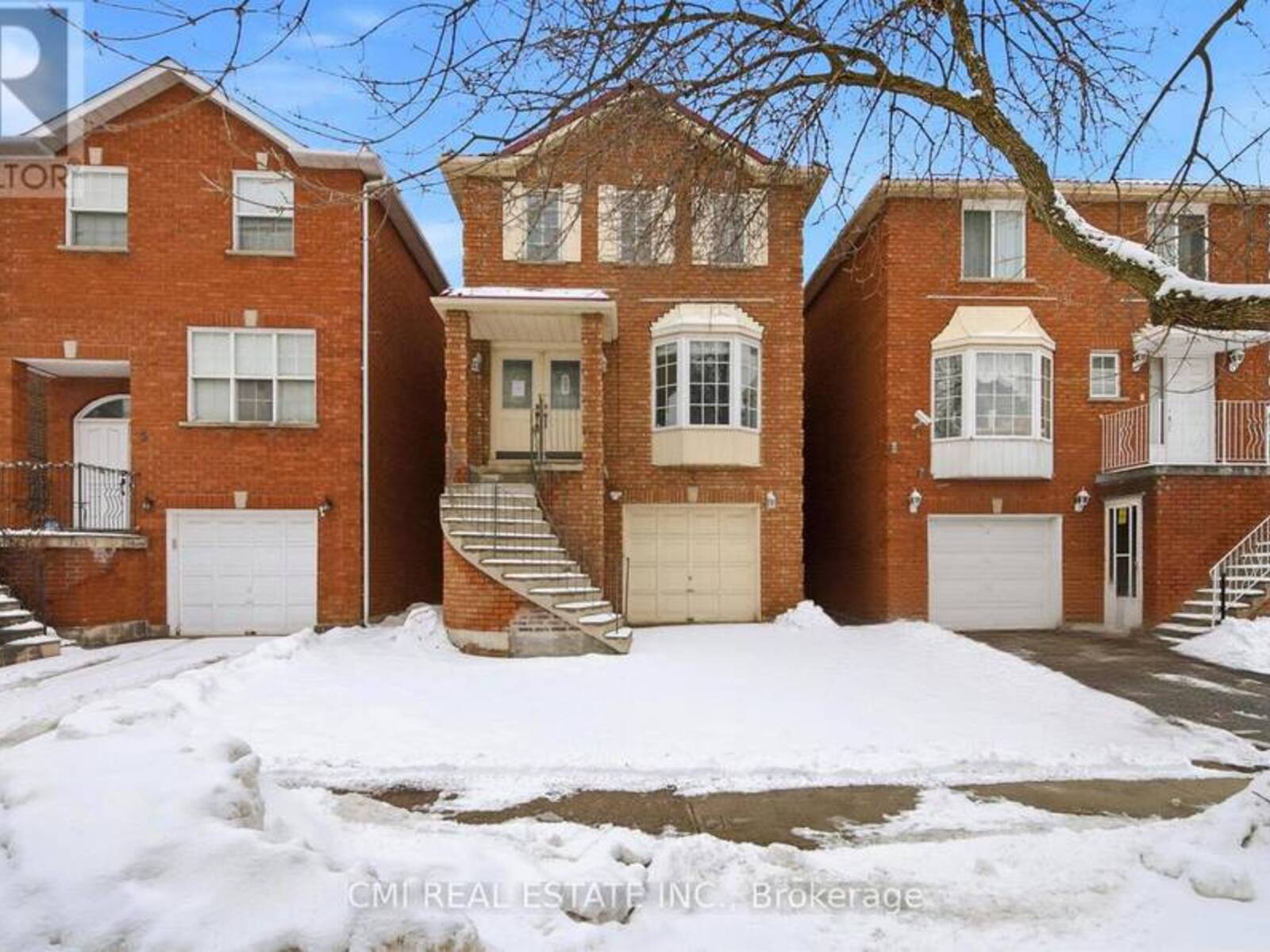 3 FOREST POINT DRIVE, Toronto, Ontario M6M 5E8