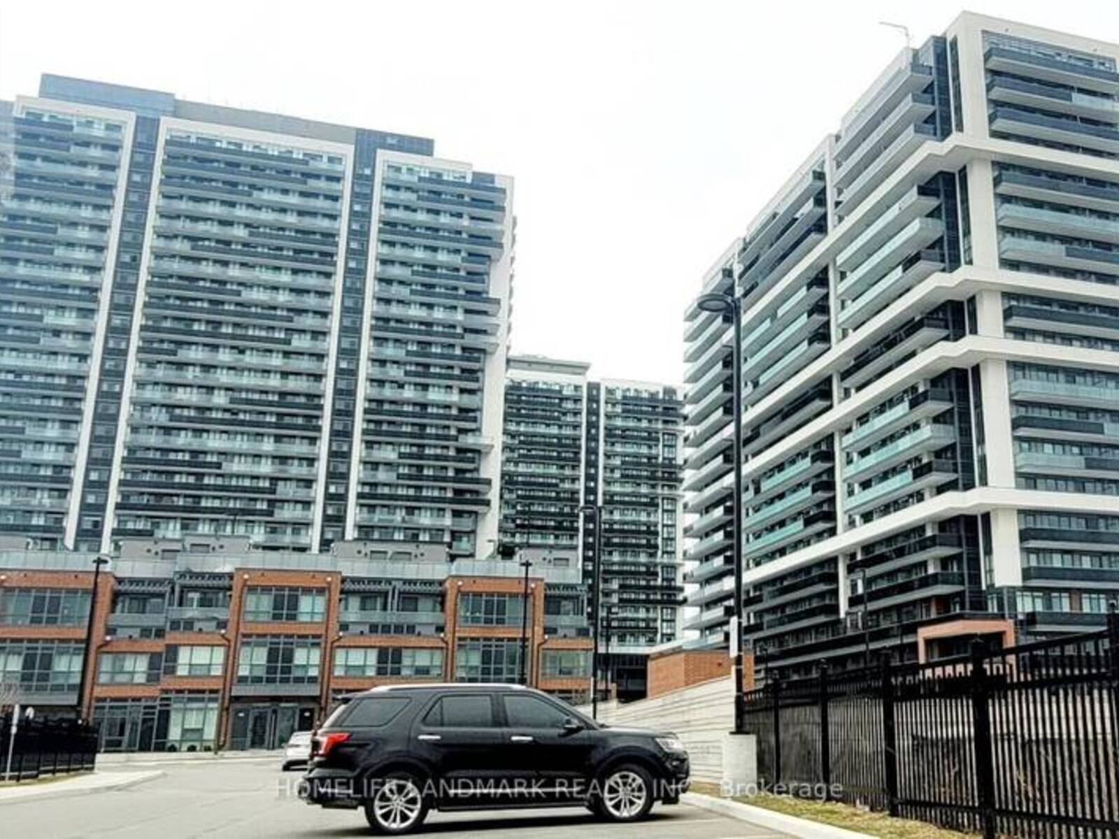 724 - 2545 SIMCOE STREET N, Oshawa, Ontario L1L 0W3