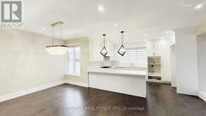 204 MARY STREET | Oakville Ontario | Slide Image Twelve