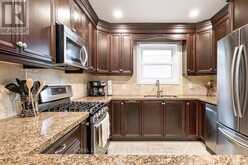 143 HUXLEY AVENUE S | Hamilton Ontario | Slide Image Thirteen