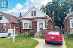 143 HUXLEY AVENUE S | Hamilton Ontario | Slide Image One