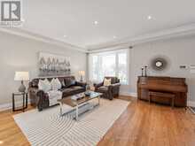 5 PAULA BOULEVARD | Toronto Ontario | Slide Image Eight