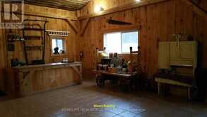 337 ESCOTT ROCKPORT ROAD | Leeds and the Thousand Islands Ontario | Slide Image Four