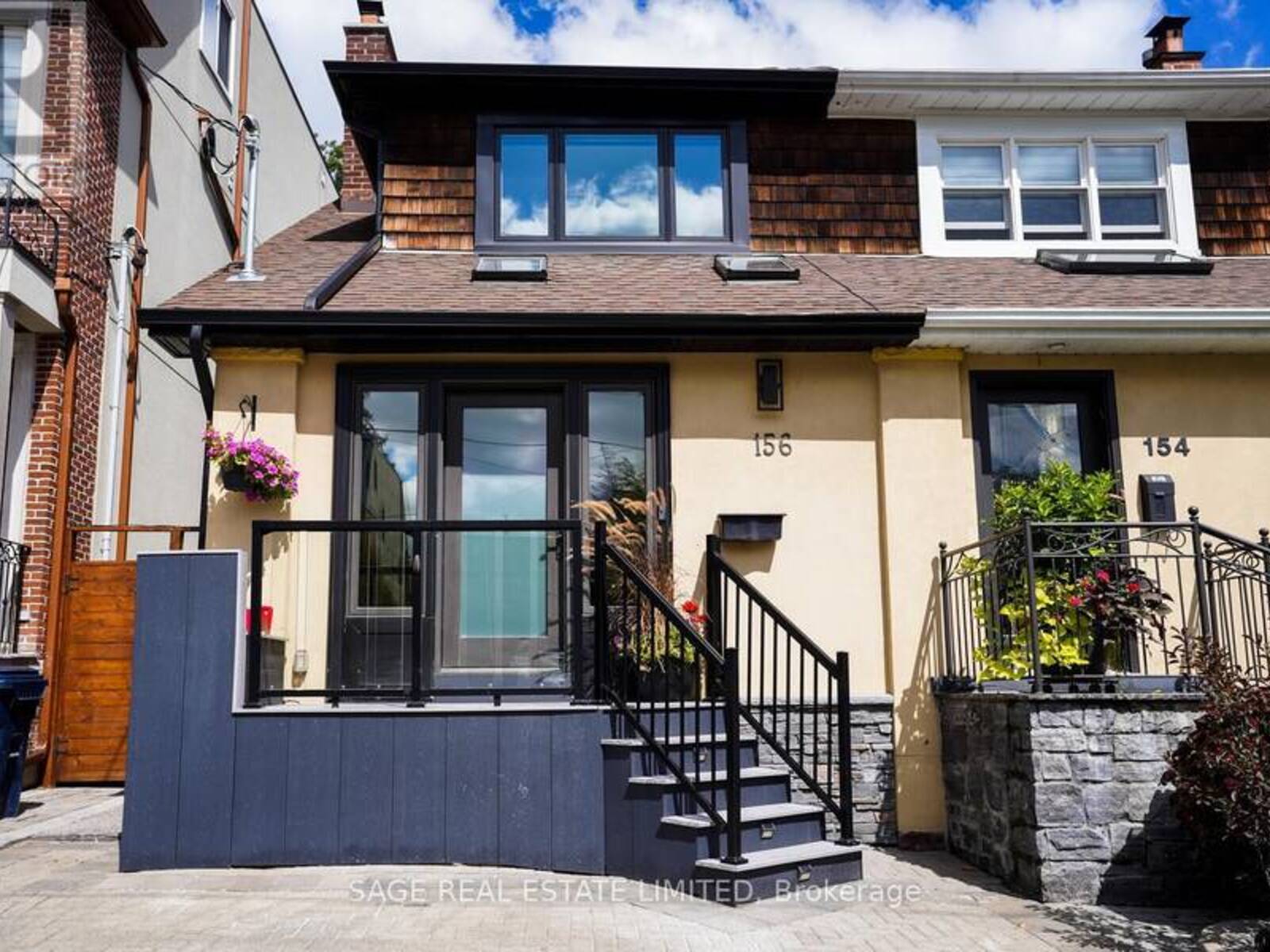 156 CRAIGHURST AVENUE, Toronto, Ontario M4R 1K2