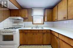 63 OXFORD STREET | Richmond Hill Ontario | Slide Image Ten