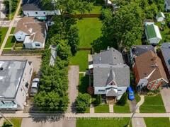 44 PARKSIDE DRIVE Barrie Ontario, L4N 1W9