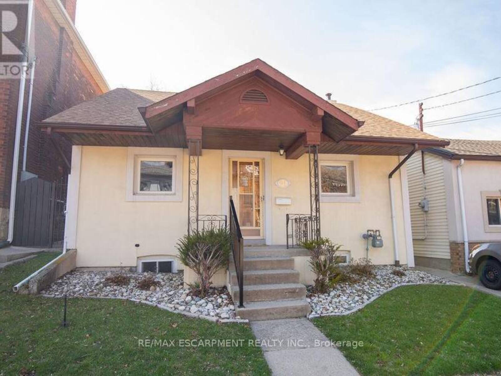 91 PEARL STREET N, Hamilton, Ontario L8R 2Z2