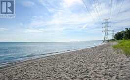 198 BEACH BOULEVARD | Hamilton Ontario | Slide Image Nineteen