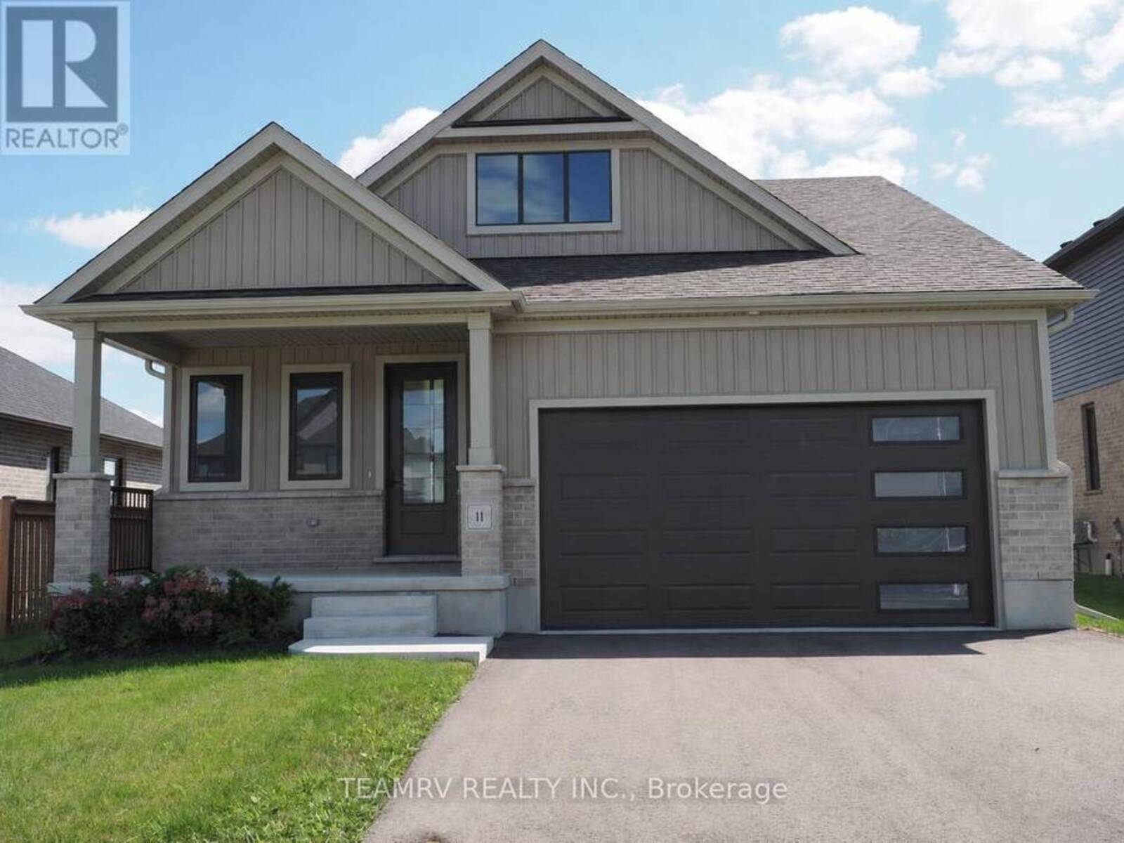 11 SYCAMORE DRIVE, Tillsonburg, Ontario N4G 5S3