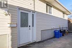 8 PLUMTREE PLACE | North Bay Ontario | Slide Image Two