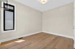 6192 CURLIN CRESCENT | Niagara Falls Ontario | Slide Image Five