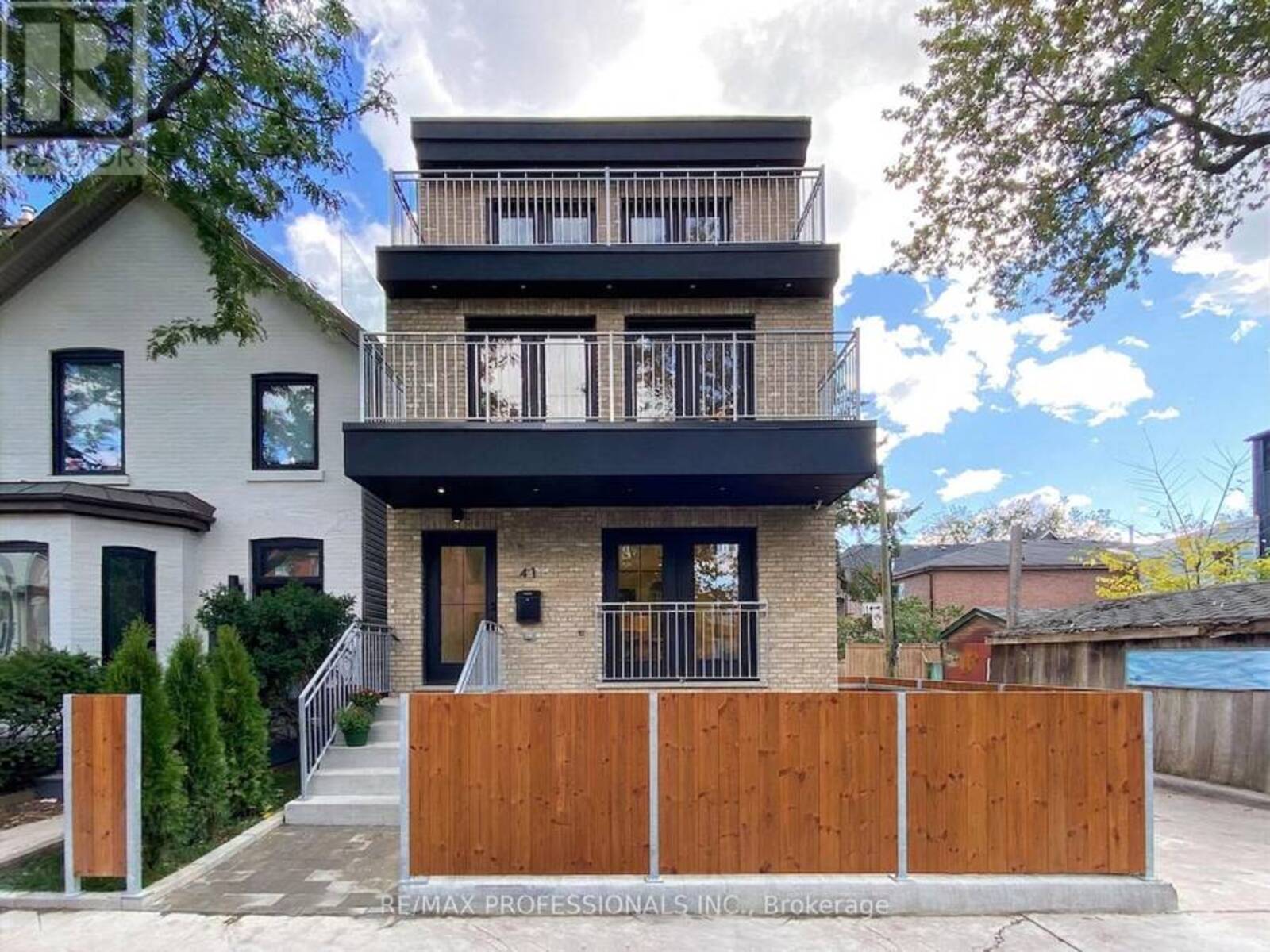 41 ROLYAT STREET, Toronto, Ontario M6J 1S5