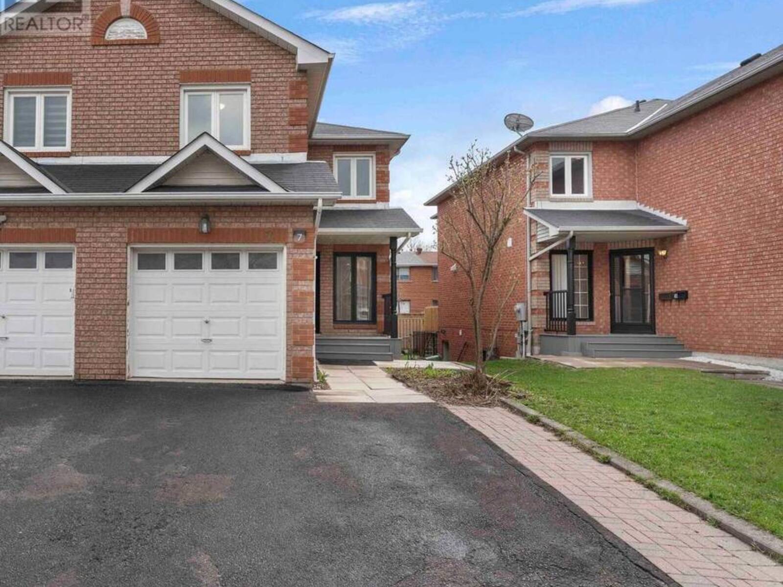 7 LENTHALL AVENUE, Toronto, Ontario M1B 2C7