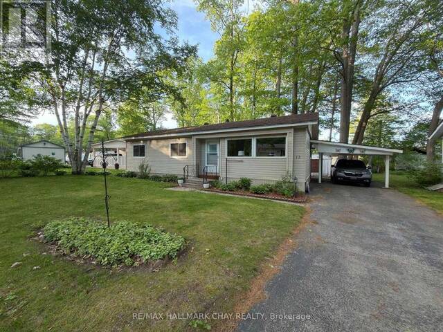 13 CARRUTHERS STREET N Wasaga Beach Ontario, L9Z 1K2 - 3 Bedrooms Home For Sale