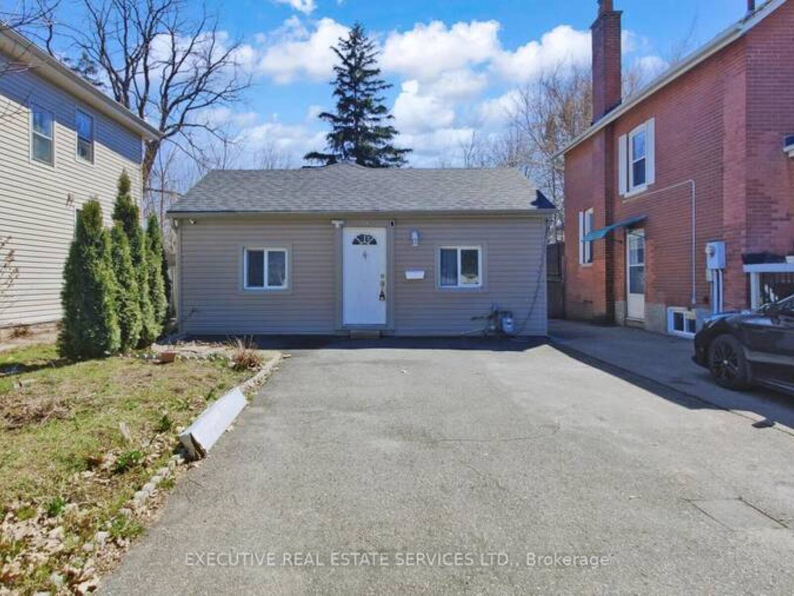 89 JOHN STREET, Brampton, Ontario L6W 1Z4