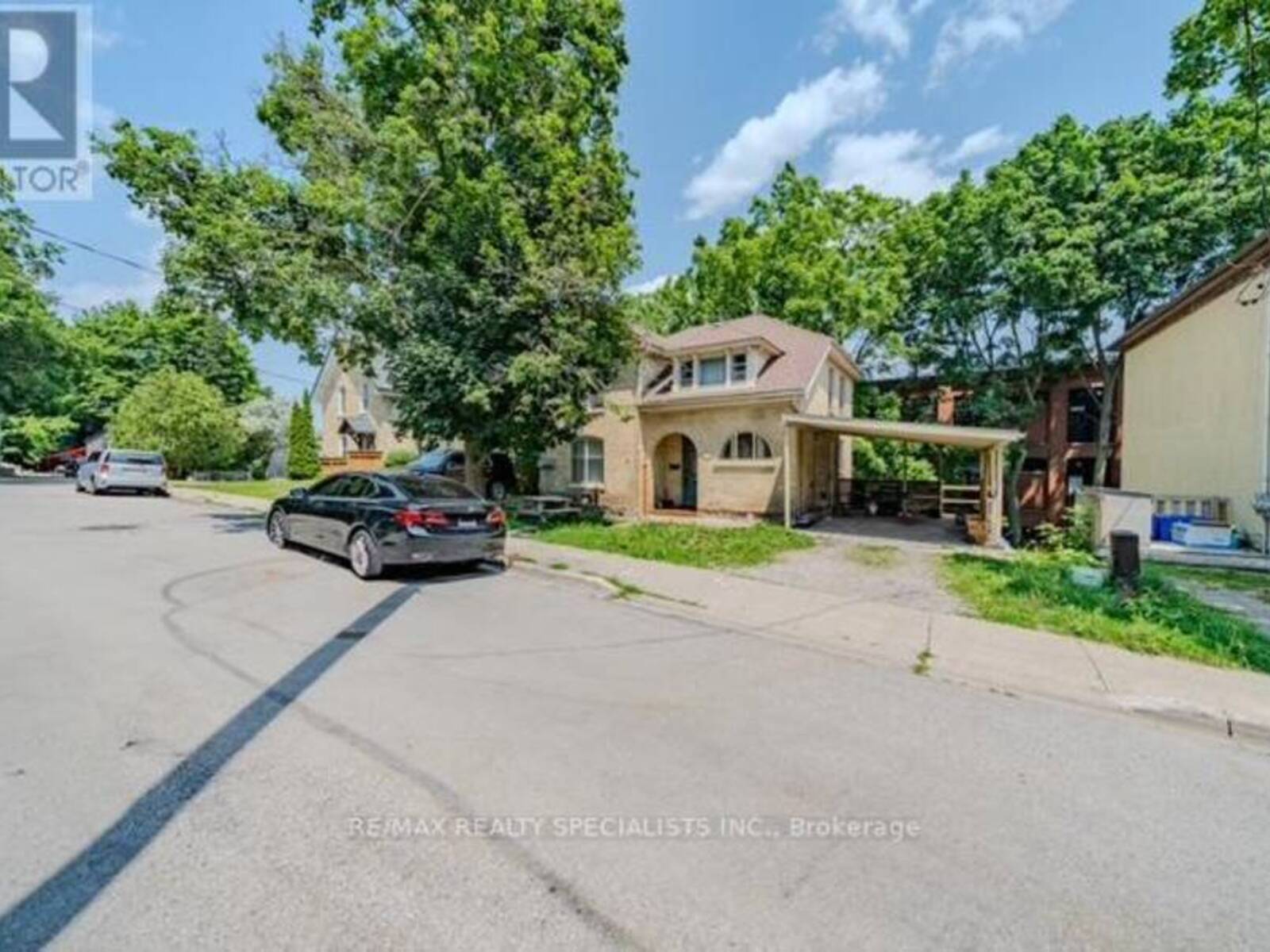 9 RAMORE STREET, Cambridge, Ontario N1S 2P6