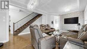 868 WRENWOOD DRIVE | Oshawa Ontario | Slide Image Five