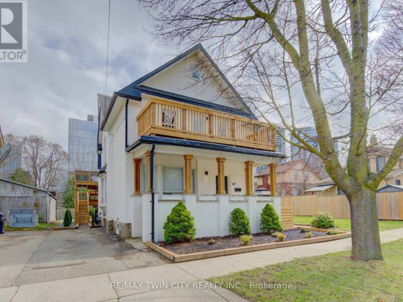 67 LOUISA STREET W, Kitchener, Ontario N2H 5L9