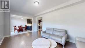 28 RICHMOND PARK DRIVE | Georgina Ontario | Slide Image Ten