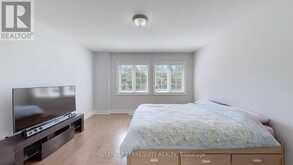 28 RICHMOND PARK DRIVE | Georgina Ontario | Slide Image Thirty-six
