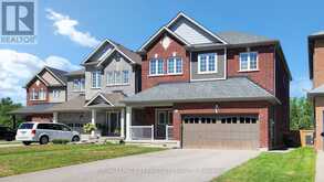 28 RICHMOND PARK DRIVE | Georgina Ontario | Slide Image Three