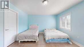 28 RICHMOND PARK DRIVE | Georgina Ontario | Slide Image Forty