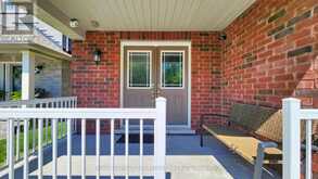 28 RICHMOND PARK DRIVE | Georgina Ontario | Slide Image Five