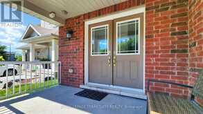 28 RICHMOND PARK DRIVE | Georgina Ontario | Slide Image Six