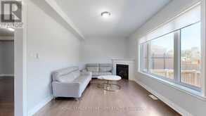 28 RICHMOND PARK DRIVE | Georgina Ontario | Slide Image Seven