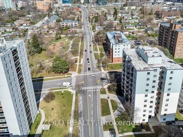203 - 2345 CONFEDERATION PARKWAY Mississauga Ontario, L5B 2H3 - 3 Bedrooms Condo For Sale