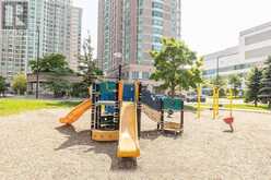 TH120 - 38 LEE CENTRE DRIVE | Toronto Ontario | Slide Image Thirty-one