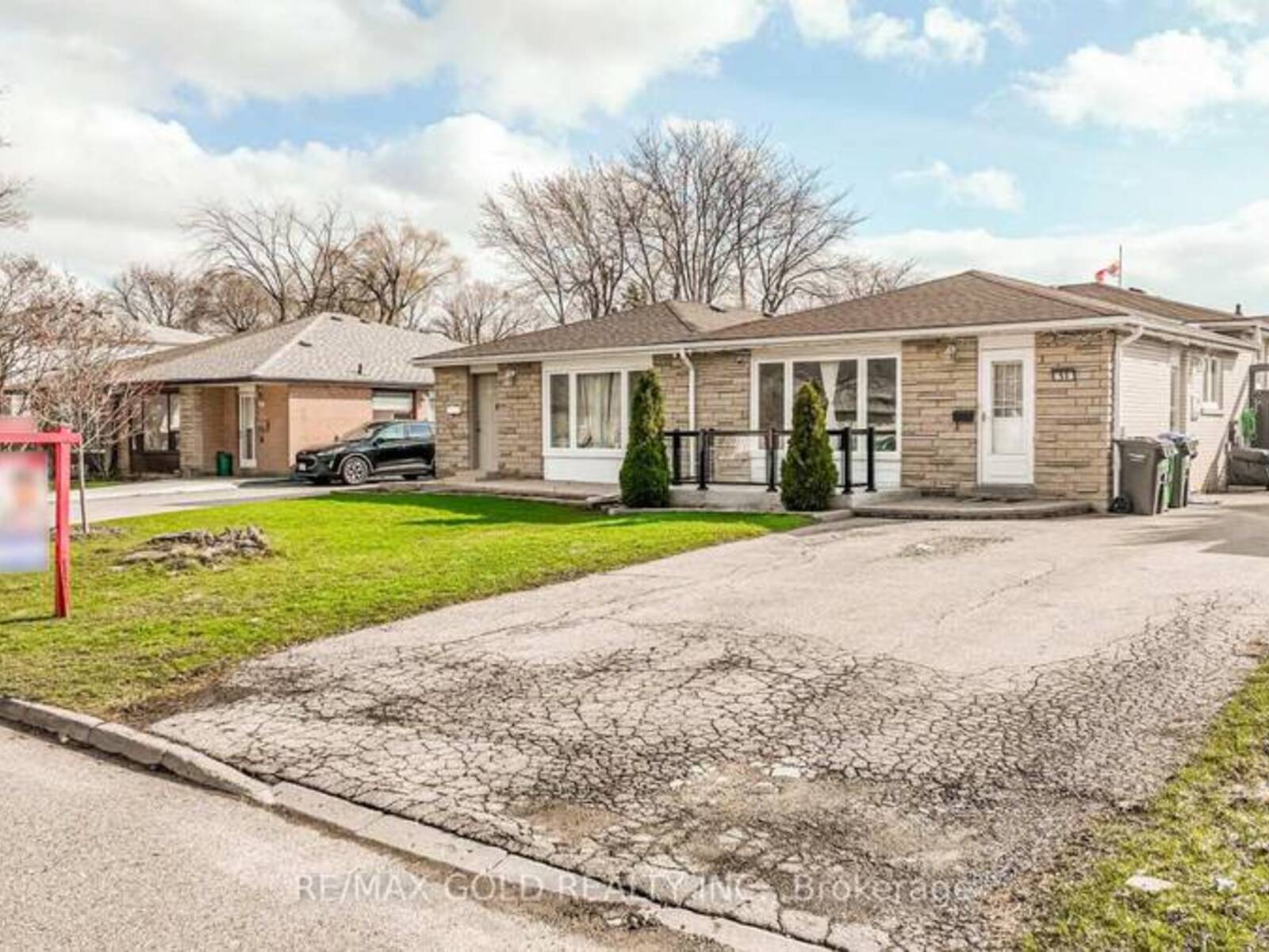 53 DAVENPORT CRESCENT, Brampton, Ontario L6T 3L5