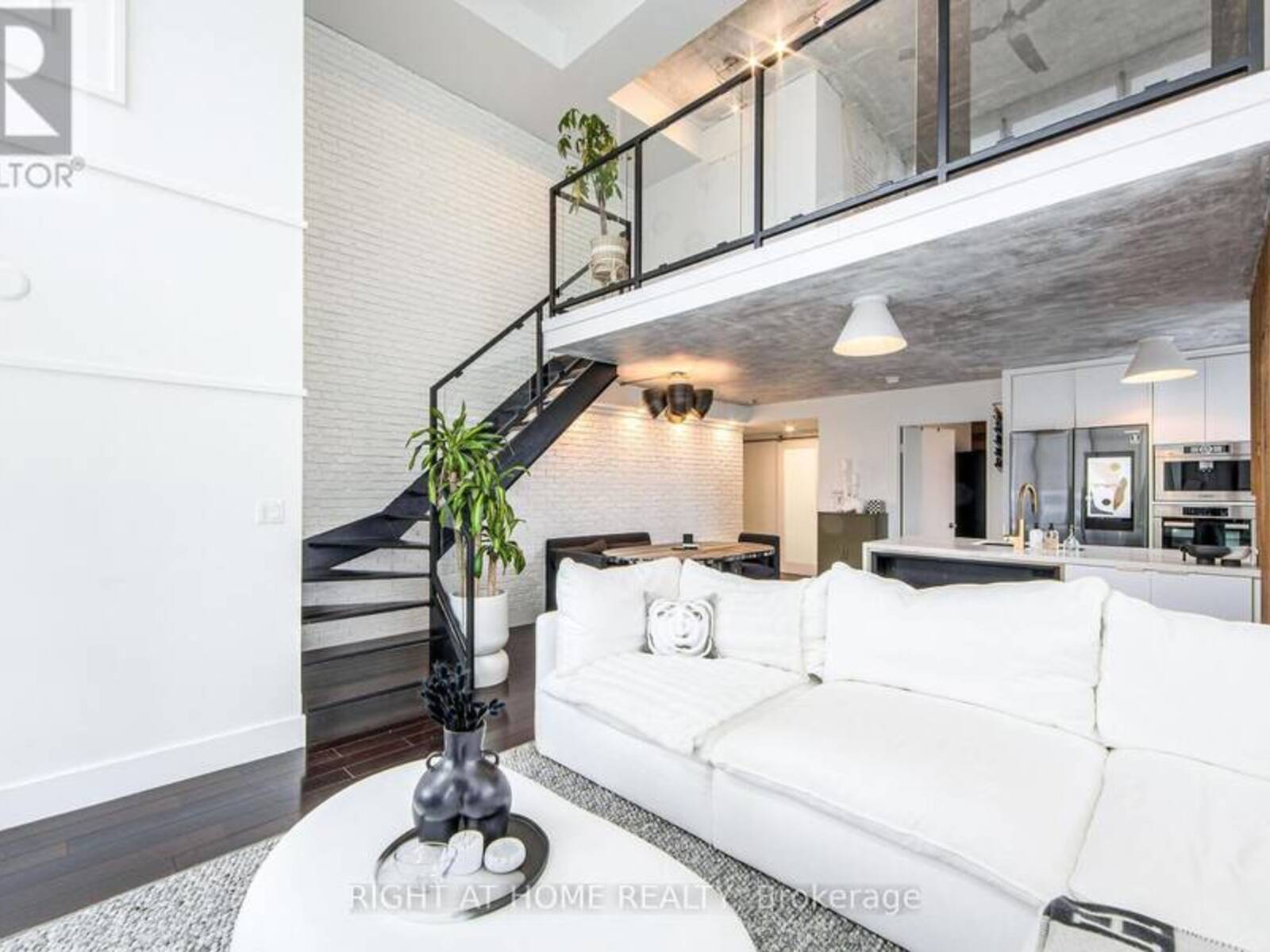 728 - 250 MANITOBA STREET SE, Toronto, Ontario M8Y 4G8