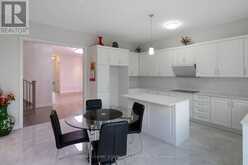 38 TIPP DRIVE | Richmond Hill Ontario | Slide Image Twelve