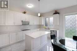 38 TIPP DRIVE | Richmond Hill Ontario | Slide Image Thirteen